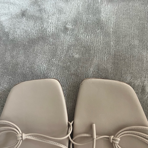 Gianvito Rossi Napa Ankle Tie Flat Sandals Beige - Picture 5 of 6